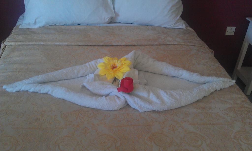 Norman'S Court Resort & Sky Restaurant Club Montego Bay Room photo