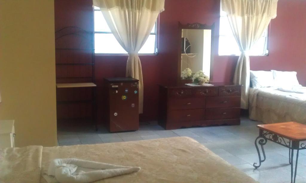 Norman'S Court Resort & Sky Restaurant Club Montego Bay Room photo